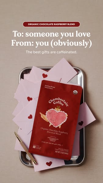 This Meta image ad showcases Chamberlain Coffee's Organic Chocolate Raspberry blend as a delightful gift option, fra