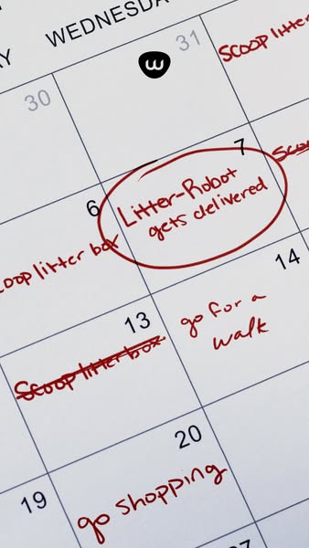 This ad shows a calendar with the date that the Litter-Robot is scheduled to be delivered circled. The ad is implying th