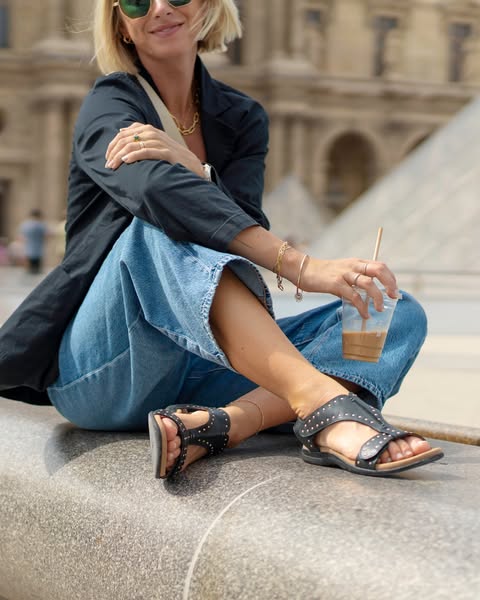 Taos Footwear ad