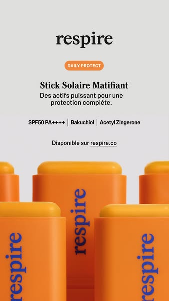 This ad promotes Respire's 'Stick Solaire Matifiant,' highlighting its powerful active ingredients for compl