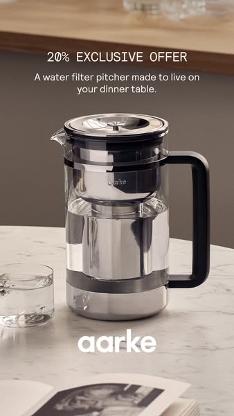 This ad showcases the Aarke water filter pitcher, highlighting its design and functionality while offering an exclusive 