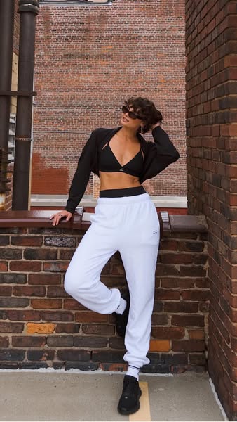 Taylor Hill ad
