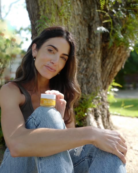 Froya Organics ad
