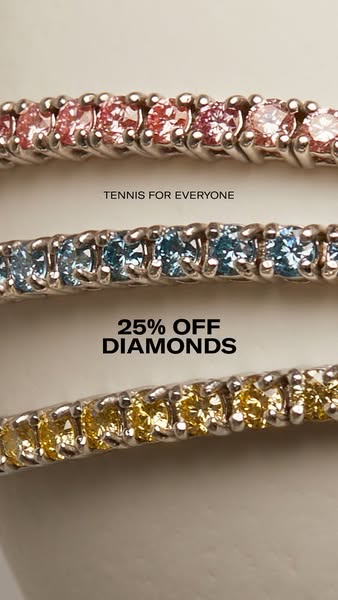 This ad showcases the tennis bracelet. The ad aims to make the tennis bracelet accessible by offering 25% off diamonds.