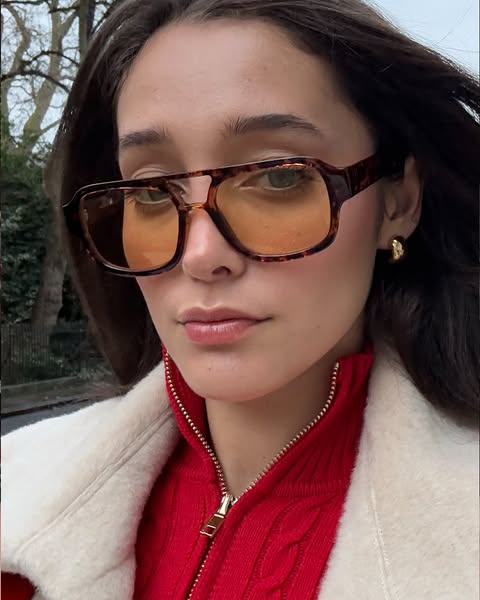 Hailey Sani ad