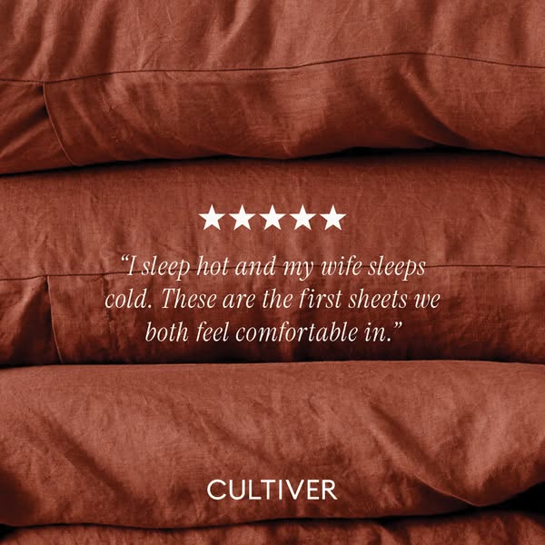 This image ad showcases a close up of neatly stacked CULTIVER brand sheets. The ad contains a testimonial from a custome