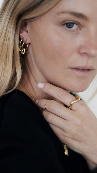 Nadia Fairfax ad