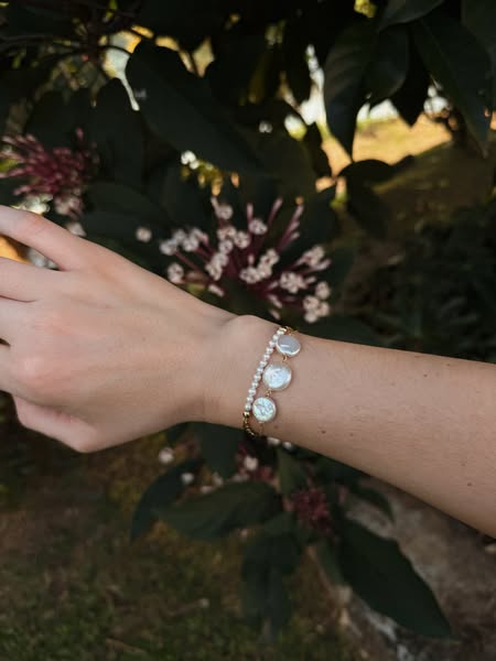 Adorn Pili ad