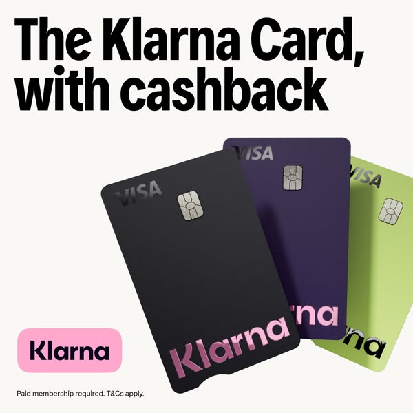 This ad promotes the Klarna Card, which gives cashback rewards. The image shows three different colored Klarna cards.