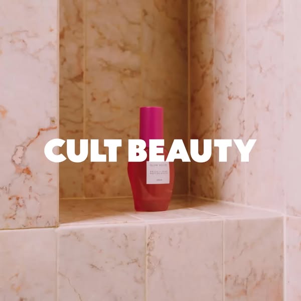 This ad features a single product, the Glow Recipe Watermelon Glow PHA+BHA Pore-Tight Facial Toner, displayed in what ap