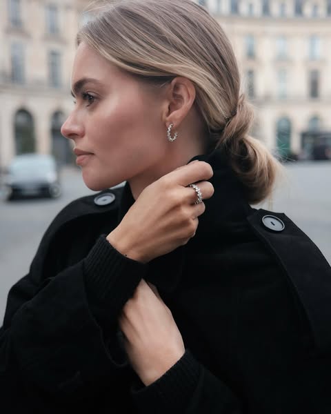 Claire Rose ad