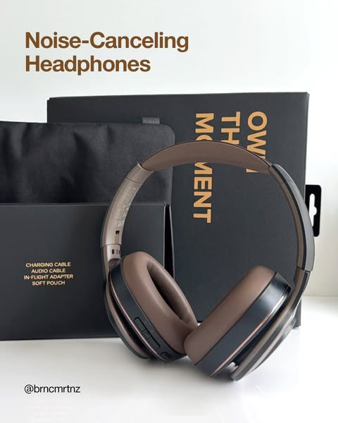 This ad showcases noise-canceling headphones with a focus on their features and the brand's overall aesthetic. The a
