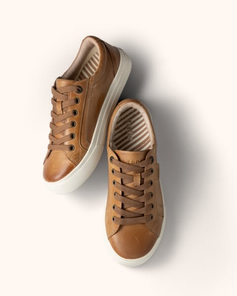 Taos Footwear ad