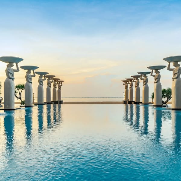 Luxury Escapes ad