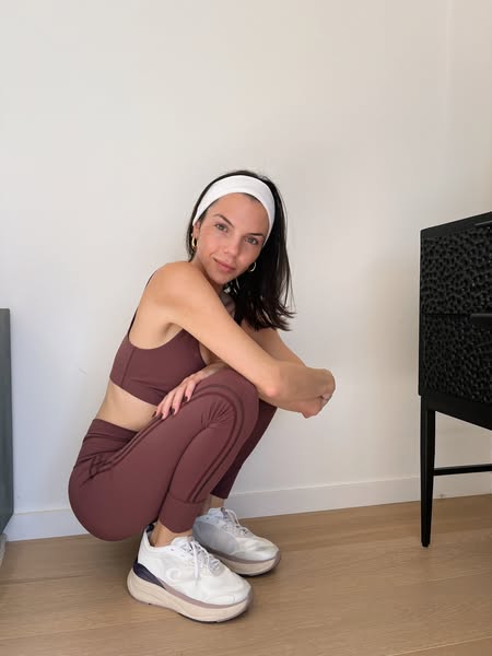 taylaburke ad