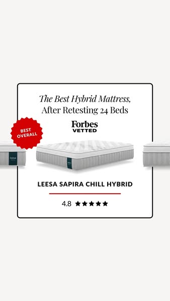 This ad showcases the Leesa Sapira Chill Hybrid mattress, recognized as the 'Best Overall' by Forbes Vetted afte