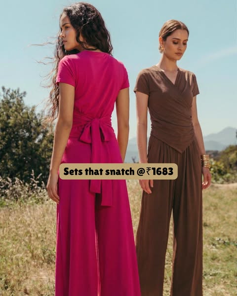 The ad showcases the brand's sets and their price.