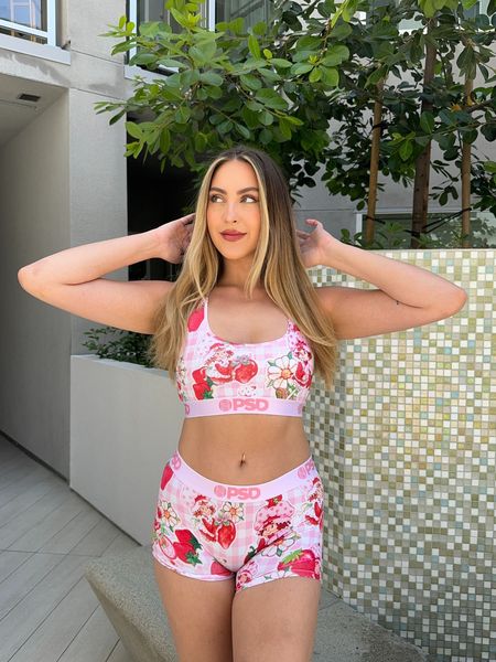 oliviaanelson ad