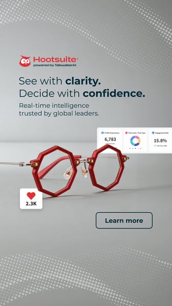 The ad promotes Hootsuite as a tool for gaining clarity and confidence in decision-making through real-time intelligence