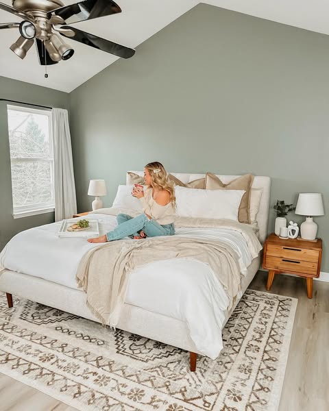 Caitlyn O’Neil ad