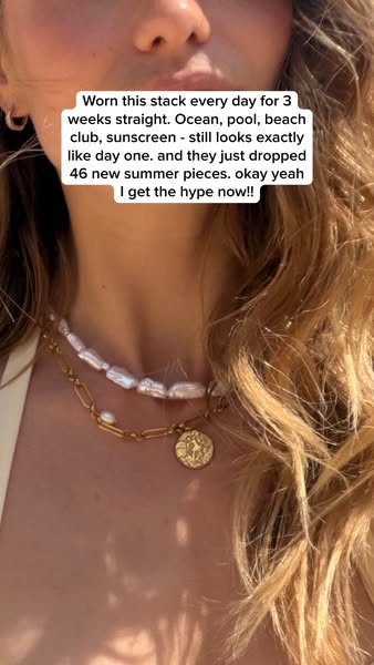 This ad showcases a woman who has been wearing the same jewelry set for 3 weeks straight. The image implies the jewelry 