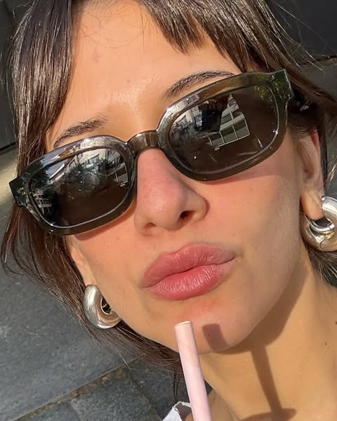rebeca ad