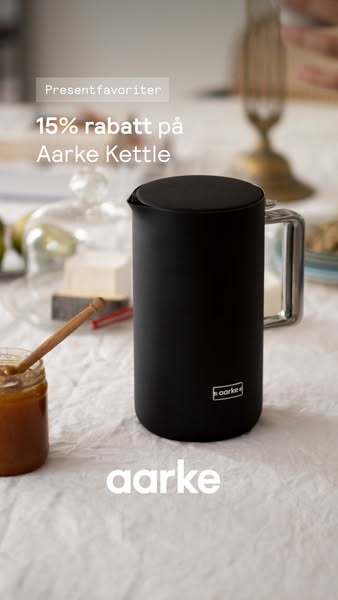 This image ad promotes Aarke kettles by showcasing one kettle on a table setting and highlighting a discount offer.
