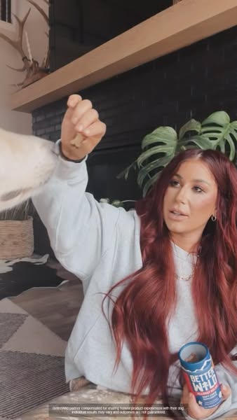 Chelsea Houska ad