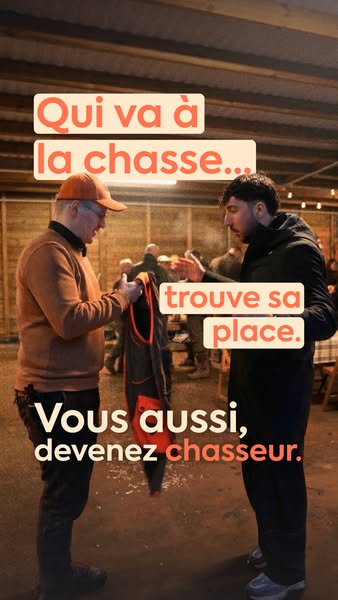 The ad features two men looking at an article of clothing, with overlaid text in French. The text encourages viewers to 