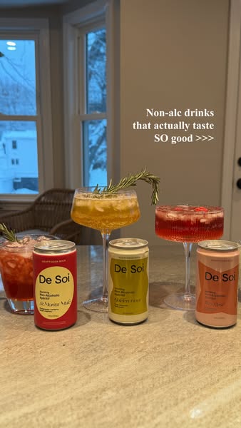 The ad showcases De Soi non-alcoholic beverages, emphasizing their great taste and suggesting they are a sophisticated a