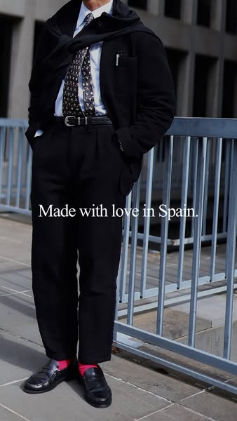 This image ad showcases an individual wearing clothing from a specific brand, highlighting the brand's Spanish craft