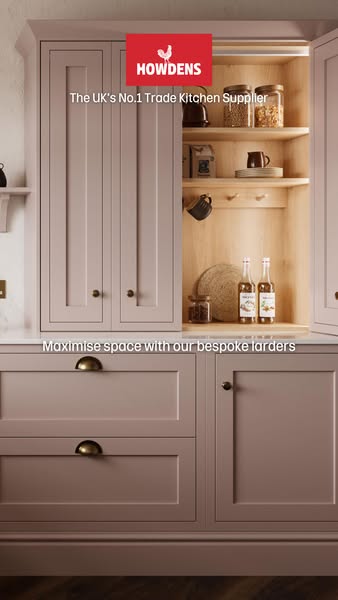 This image ad by Howdens promotes its bespoke larders. The ad features a close-up of the larders, highlighting their spa