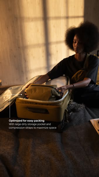 This ad highlights the features of a piece of luggage, pointing out the attributes that make it easy to pack.