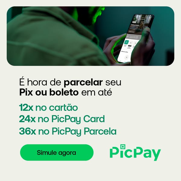 This ad is for PicPay, a digital wallet, highlighting the feature to divide payments into installments when paying with 