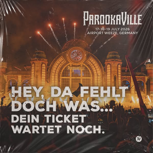 This image ad for Parookaville, a music festival held in Germany, uses bold text to convey a sense of urgency to purchas