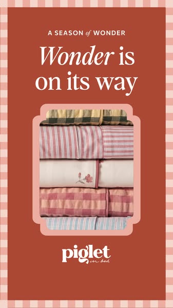 This image ad promotes Piglet in Bed bedding and hints at the feelings of wonder that can be evoked during the holiday s