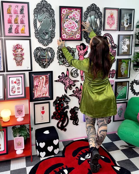 Ella Mobbs Art ad