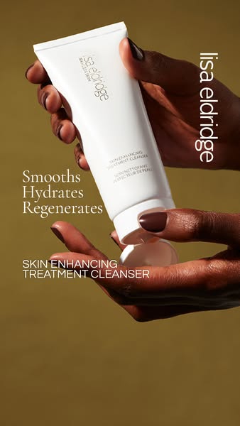 This ad showcases the Lisa Eldridge Skin Enhancing Treatment Cleanser, highlighting its smoothing, hydrating, and regene