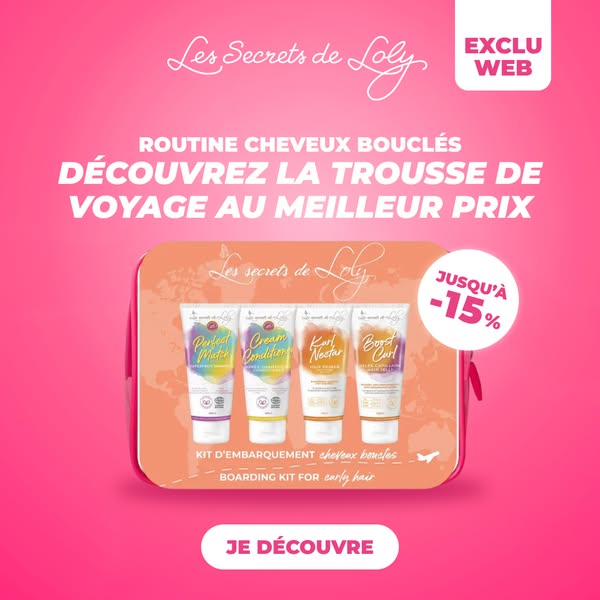 This ad promotes a travel kit for curly hair from Les Secrets de Loly. The ad showcases the products within the kit and 