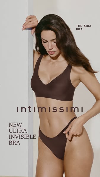 This ad showcases a woman wearing the Intimissimi brand's Aria bra and underwear. The ad emphasizes the bra's ul
