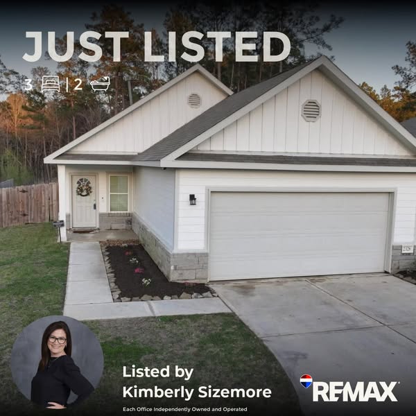 This image promotes a new home listing by Kimberly Sizemore of RE/MAX. The ad features a photo of the house with the tex