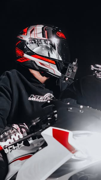 R6 Ant ad